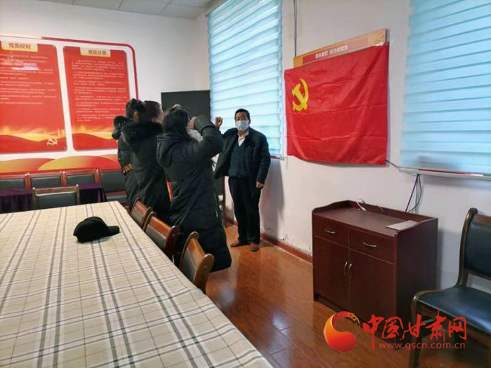 【甘肅全民戰(zhàn)“疫”】勠力同心勇擔當 共同戰(zhàn)“疫”黨旗紅