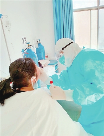 來(lái)自疫情防控一線(xiàn)的報(bào)道 在隔離病區(qū)的200小時(shí)——記奮戰(zhàn)在臨夏州抗擊疫情一線(xiàn)的醫(yī)護(hù)工作者 