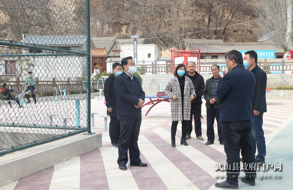 索鴻賓調(diào)研指導(dǎo)脫貧攻堅(jiān)、鄉(xiāng)村振興等工作