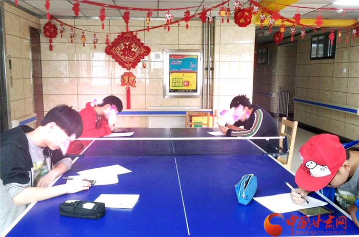 停課不?？?蘭州市兒童福利院組織初三學(xué)生首次線上月考 