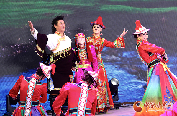 “石榴杯”甘肅省民族團(tuán)結(jié)進(jìn)步創(chuàng)建“一廊一區(qū)一帶”行動文藝巡演走進(jìn)臨夏市