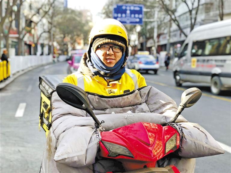 外賣小哥王全軍：好好干，在蘭州買套房
