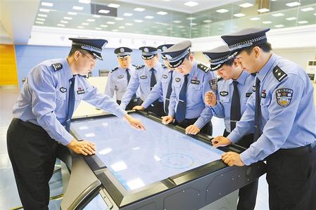 致敬！人民警察