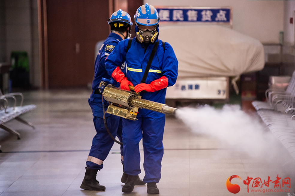 【新春走基層】護(hù)航回家路，蘭州車站這波操作很硬核！