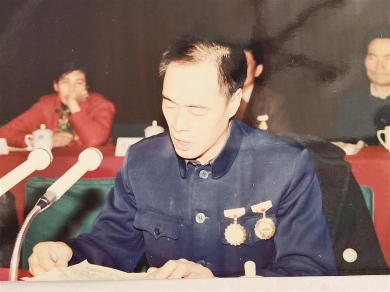 尋訪百名先鋒黨員  他用13年的時(shí)間完成28年的工作量——記“刀具大王”、全國勞模、蘭州通用機(jī)器廠工人技師蘆聚才