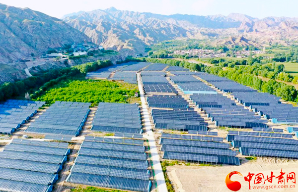 【奮斗百年路 啟航新征程 脫貧攻堅(jiān)答卷】以村為家，把貧困戶當(dāng)家人——記全國(guó)脫貧攻堅(jiān)先進(jìn)個(gè)人錢有