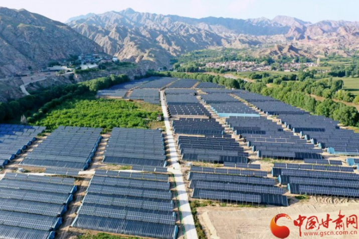 【奮斗百年路 啟航新征程 脫貧攻堅(jiān)答卷】以村為家，把貧困戶當(dāng)家人——記全國(guó)脫貧攻堅(jiān)先進(jìn)個(gè)人錢有