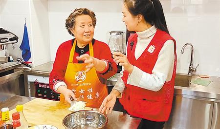 居家養(yǎng)老托起幸?！跋﹃柤t”——甘肅建設(shè)多元養(yǎng)老服務(wù)體系讓老年人安度晚年