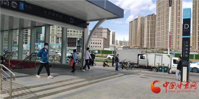 尋人：在蘭州地鐵蘭州海關(guān)站暖心救人的警察你在哪？