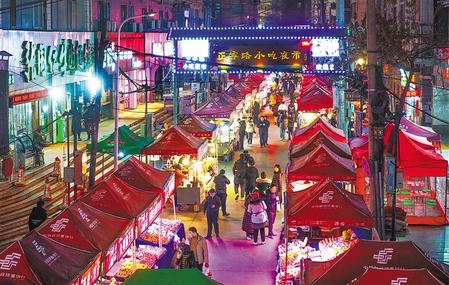 蘭州市城關(guān)區(qū)正寧路小吃夜市、南關(guān)民族風(fēng)味一條街恢復(fù)營業(yè)