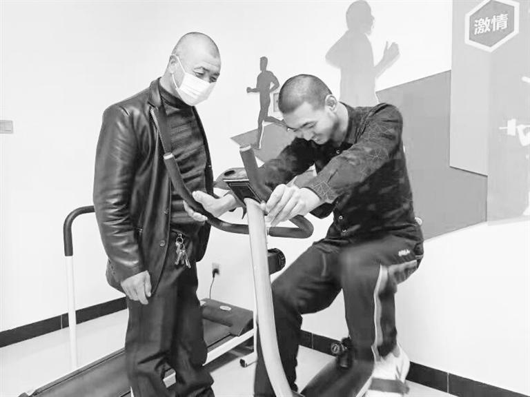 父愛如山！張掖高臺(tái)殘疾父親悉心照顧殘疾兒子20余年