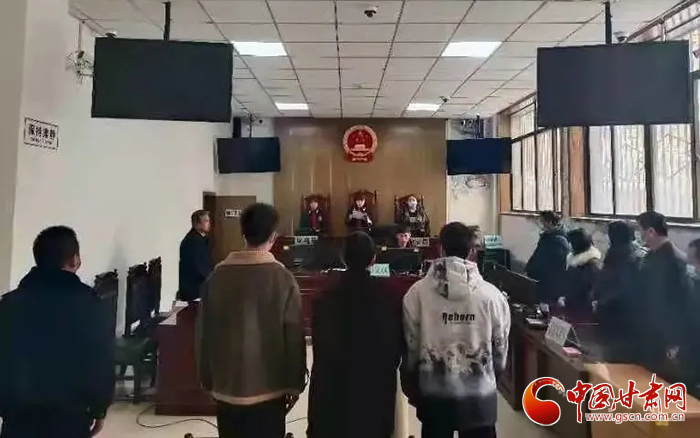 依法帶娃！甘肅省平?jīng)鍪邪l(fā)出首份《家庭教育令》