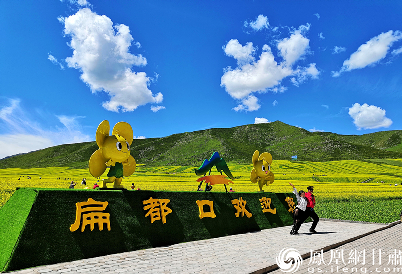 河西走廊張掖扁都口，古絲綢之路要道。王振武 攝