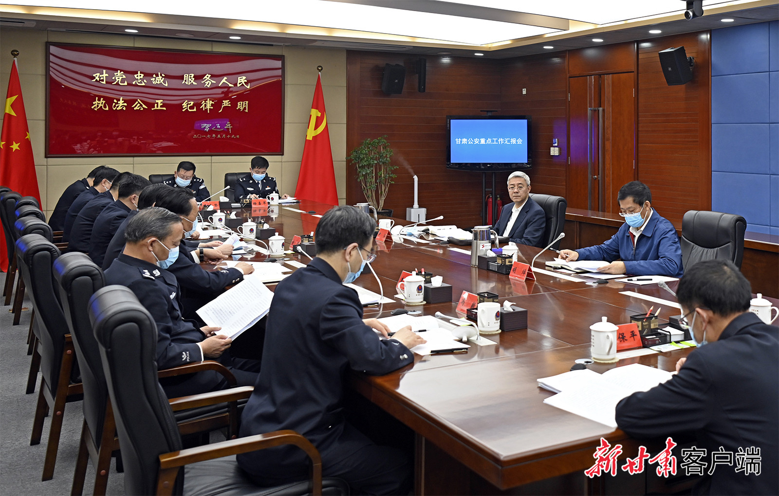 【甘快看】尹弘在甘肅省公安廳調(diào)研時(shí)強(qiáng)調(diào)：堅(jiān)持政治建警鍛造公安鐵軍，全力以赴防風(fēng)險(xiǎn)保安全護(hù)穩(wěn)定