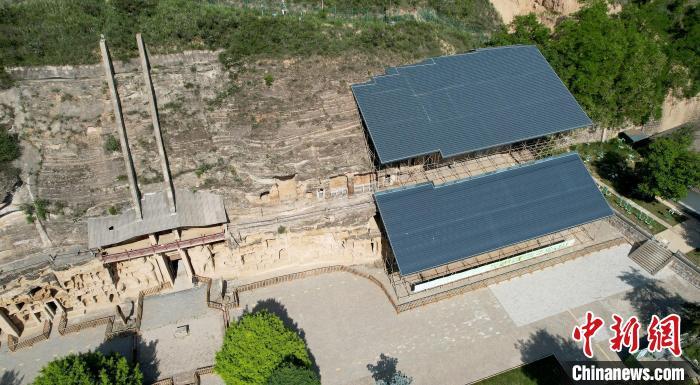 圖為航拍視角下的北石窟寺?！“瑧c龍 攝