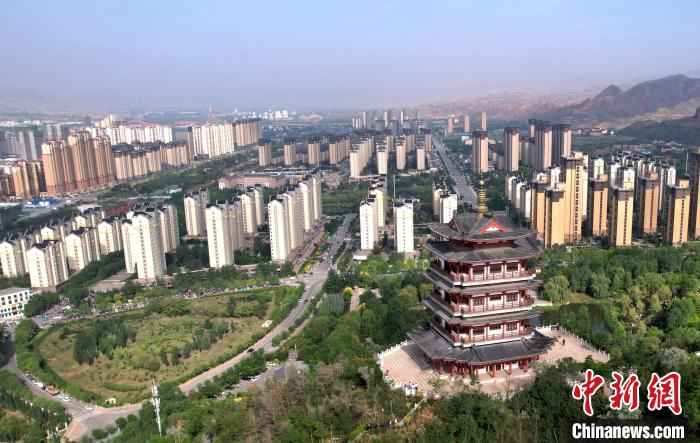 圖為“南涼古都”樂都朝陽山片區(qū)的今朝?！⊙Φ?攝