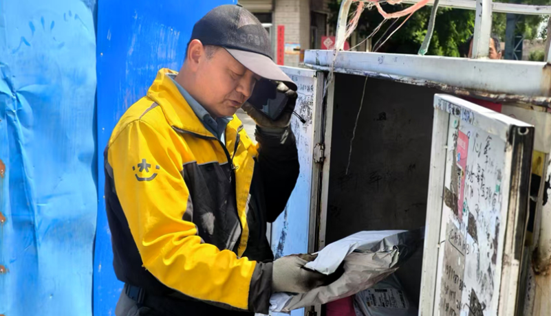 聚焦2026甘肅兩會(huì)·代表風(fēng)采丨章國(guó)志：一輛快遞車(chē)，一座連心橋